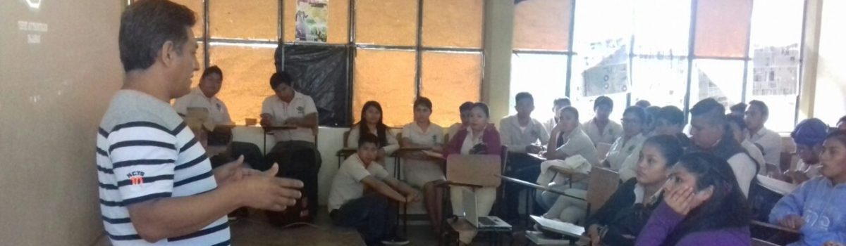 Alumnos de ITESCO Pajapan en pláticas de trabajos de reforestación