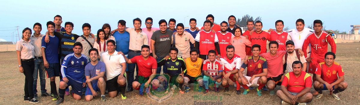 Alumnos y docentes se enfrentan en partido amistoso de Futbol