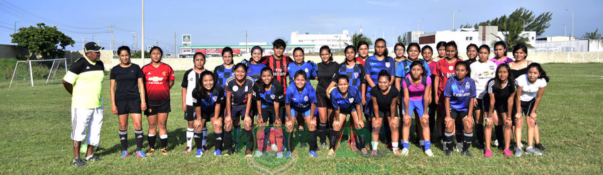 Delfincitas del ITESCO se preparan para el Evento Deportivo Nacional del TecNM