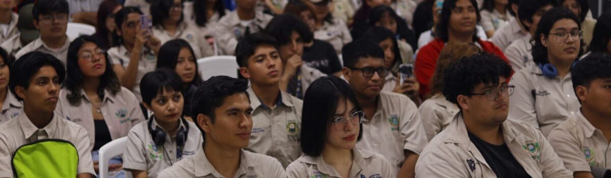 Estudiantes de ITESCO reciben conferencia de actos de doblaje Mario Filio