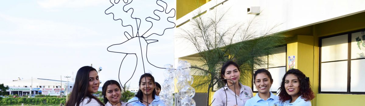 Alumnos de ITESCO hacen Renos Navideños con material reciclable