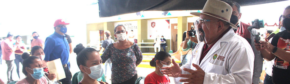 Secretario de Salud de Veracruz visita ITESCO para supervisar trabajos en Jornada de Vacunación contra el COVID-19